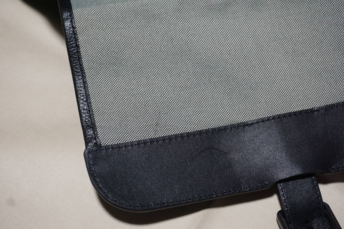 未使用”COLE HAAN 高級牛革大型リュック”PC.タブレット入ります。_画像7