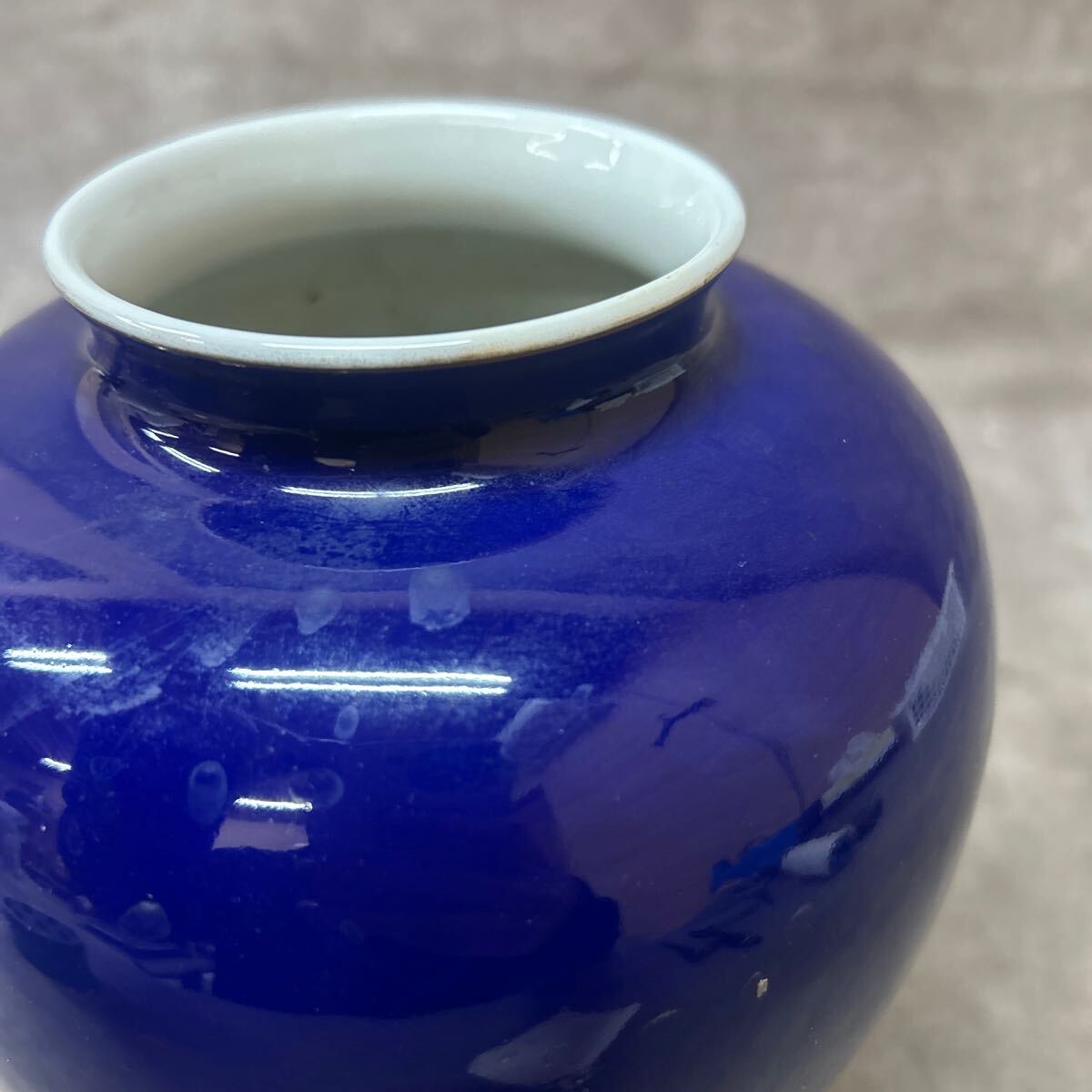 深川製磁 花瓶 ユリ 百合 有田焼 陶磁器 花器 花入 飾 インテリア 金彩 高さ約20cm _画像8