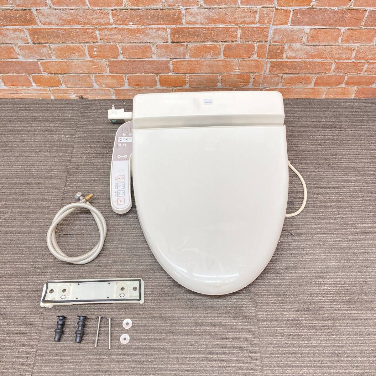 【良品】 TOTO 電気温水便座 ウォシュレット シャワートイレ 「TCF665」 #SC1(パステルアイボリー) 大阪市内 直接引き取り可 1K0007_画像2