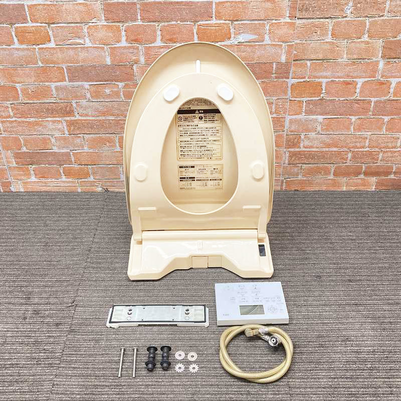 【中古】 リモコン付き TOTO アプリコット 電気温水便座 ウォシュレット シャワートイレ 「TCF4711」 #SC4(ハーベストベージュ) 2K0011_画像3