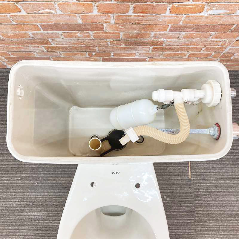 【美品】TOTO トイレ 洋式便器 (床下排水) 「C420」 排水芯530mm とタンク「S517」のセット #SC1(パステルアイボリー) 大阪市内☆29K_画像4