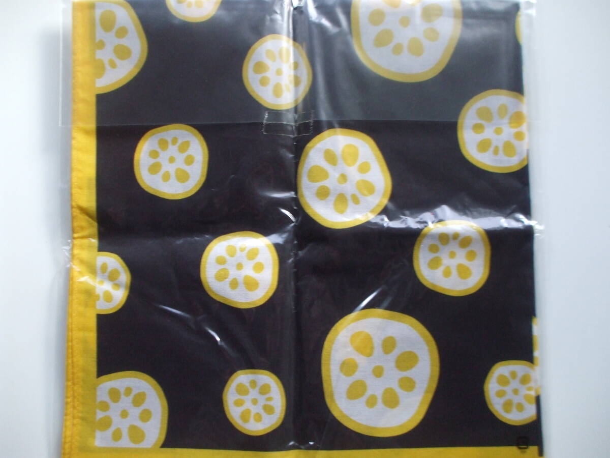 くまモン　辛子蓮根　ハンカチ　ブラック　レンコン柄　熊本県　くまモン　ゆるキャラ_画像2