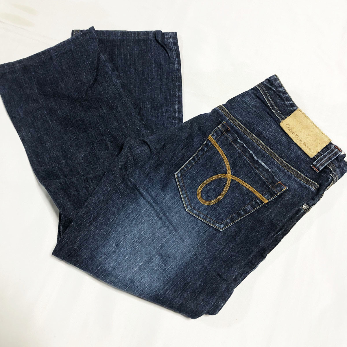濃紺　Calvin Klein Jeans　カルバンクライン ジーンズ　USED加工　ジッパーフライ　革パッチ　デニム　ジーンズ　インディゴ　32　W約84CM_画像1