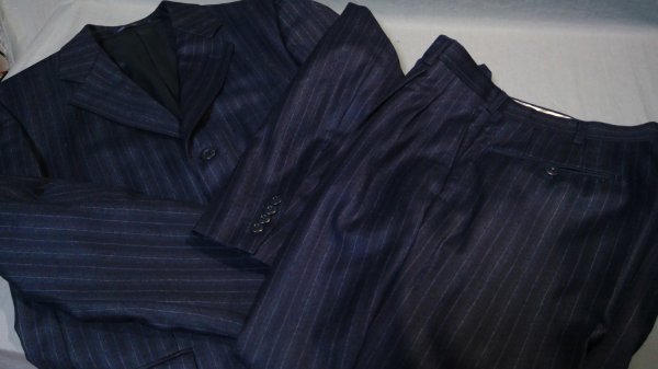 ≪Ermenegildo Zegna≫セットアップスーツ　ストライプ　 A5 上78x54 下74x40 ブラックxネイビー ストライプ (梱100)272050100a1v1636_画像2