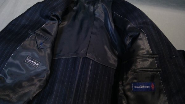 ≪Ermenegildo Zegna≫セットアップスーツ　ストライプ　 A5 上78x54 下74x40 ブラックxネイビー ストライプ (梱100)272050100a1v1636_画像4
