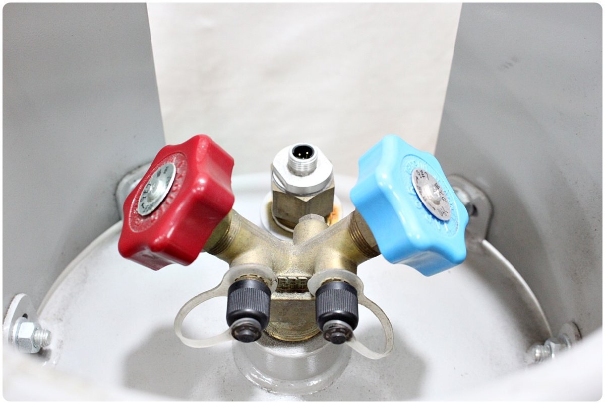 【中古】冷媒回収容器 液化フルオロカーボン フロートセンサー付回収ボンベ 24L(20kg) 現状_画像3