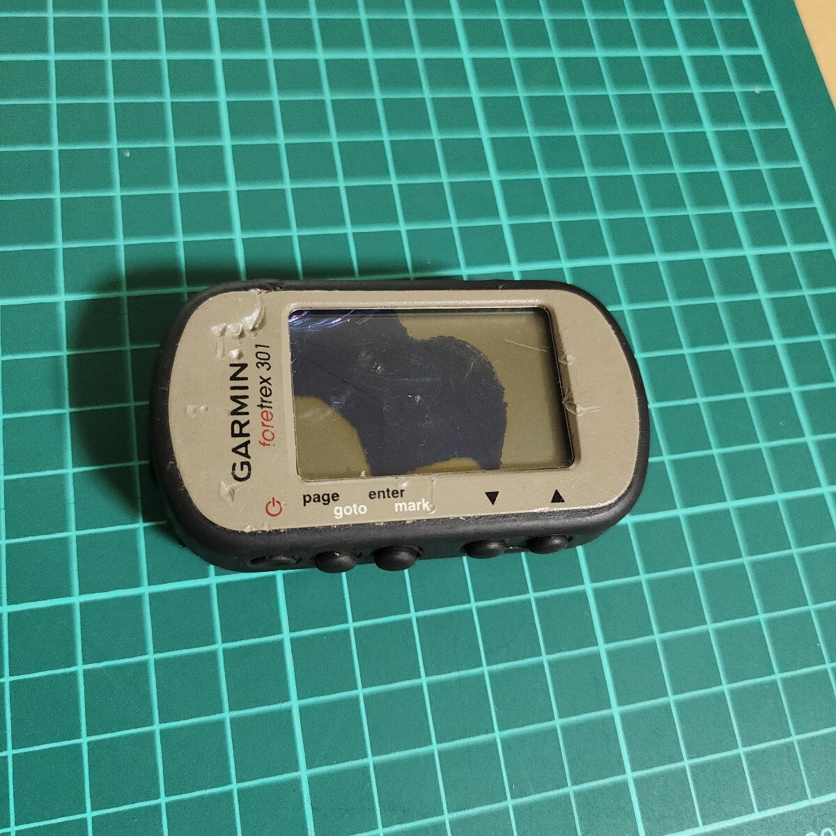 ジャンク 不動 再起不能 中古 GARMIN foretrex 301 ガーミン ミリタリー コスプレ 401 の下位モデル_画像1