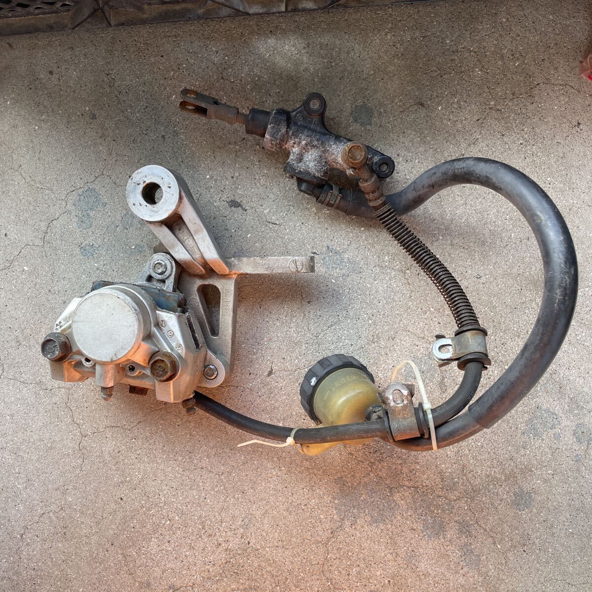 YAMAHA SDR200 2TV リアブレーキマスター_画像1