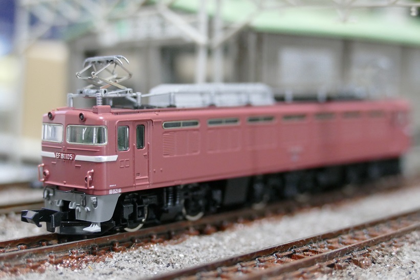 EF81　交直流機標準色　ローズ　JR西日本仕様　敦賀機関区・富山機関区車　TOMIX　動作確認済・ライト点灯　ブルートレイン　DD　ED　1124_画像1