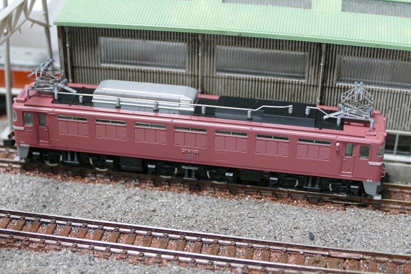EF81　交直流機標準色　ローズ　JR西日本仕様　敦賀機関区・富山機関区車　TOMIX　動作確認済・ライト点灯　ブルートレイン　DD　ED　1124_画像2