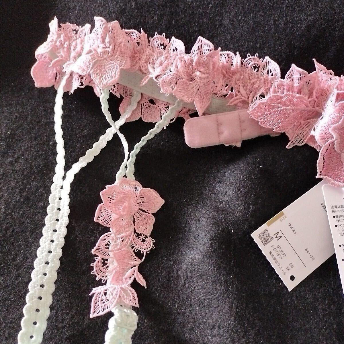 タグ付新品　マレフィセント　店舗限定　97 サルート　ガーター単品　М　WACOAL　 新品未使用品 タグ付　_画像2