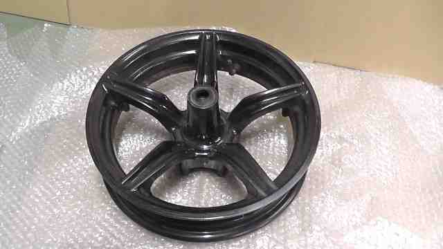 シグナス-X SR FI　SED8J-017xxx　の　フロントホイール *1763429738　中古_画像1