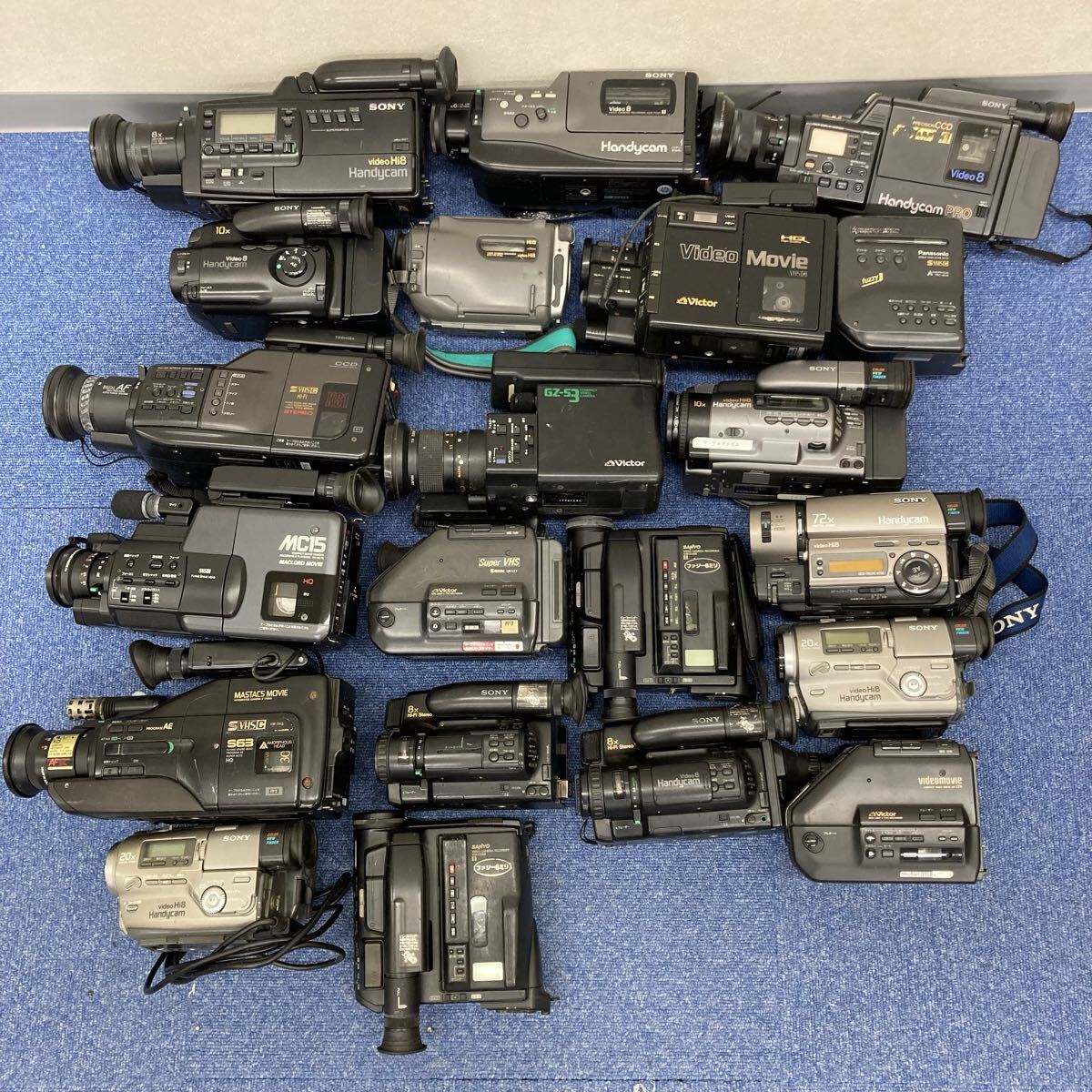 【Z1606-j】 ビデオカメラ 21点 まとめ SONY Panasonic TOSHIBA Victor SANYO など ジャンク_画像1