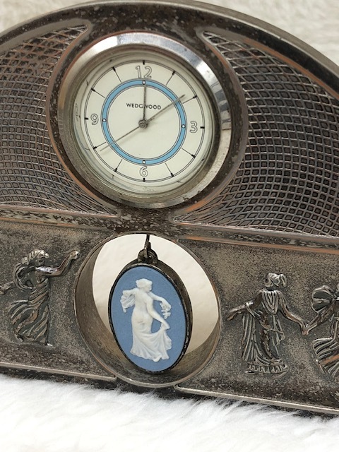 ☆WEDGWOOD 電池交換済 可動品 ウェッジウッド 時計 ジャスパー アンティーク 置時計 ☆_画像2