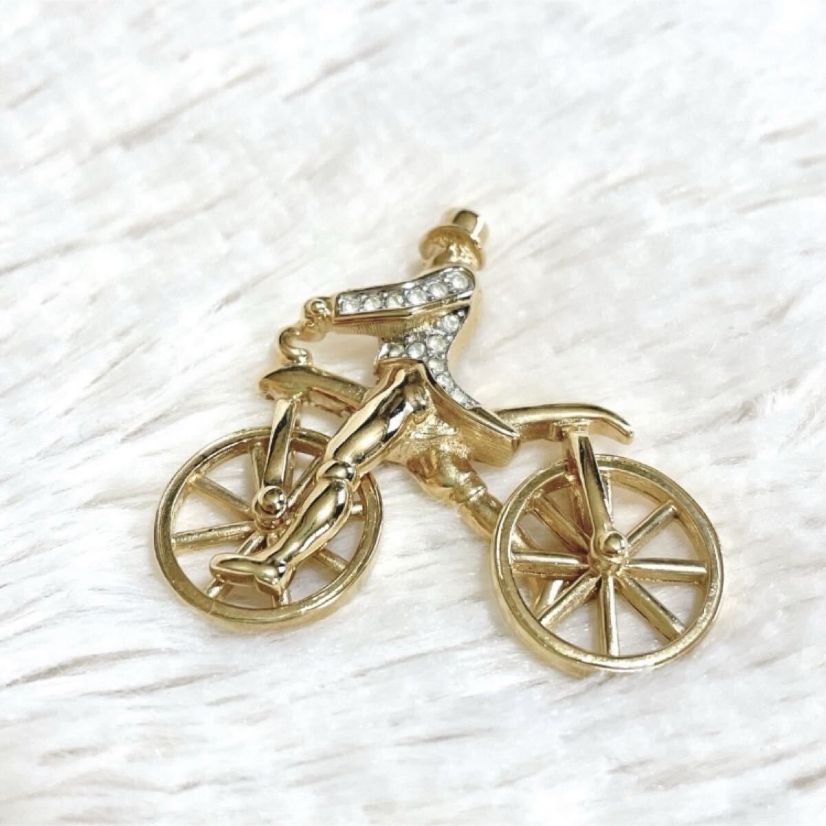 極美品 希少 BURBERRY ジェントルマン 自転車 ブローチ ライトストーン バーバリー_画像2