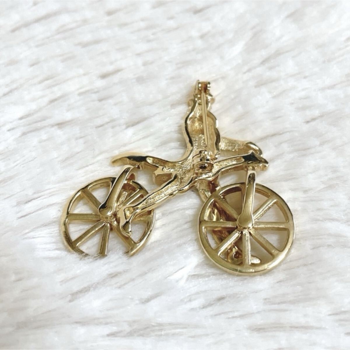 極美品 希少 BURBERRY ジェントルマン 自転車 ブローチ ライトストーン バーバリー_画像3