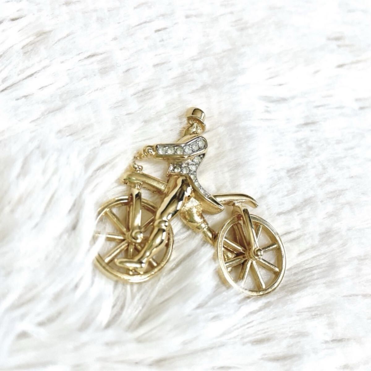 極美品 希少 BURBERRY ジェントルマン 自転車 ブローチ ライトストーン バーバリー_画像4