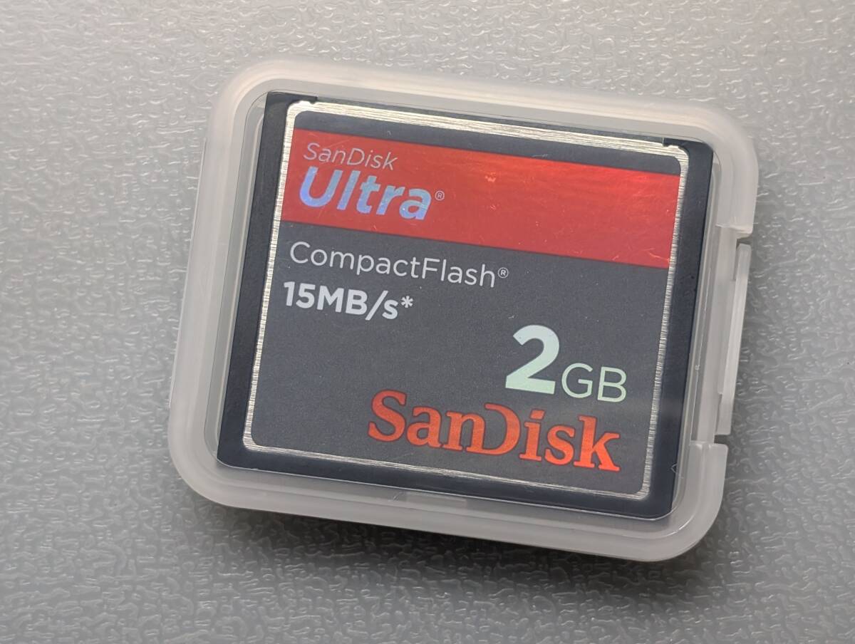 SanDisk CompactFlash Ultra 2GB CF футляр для карточек имеется SanDisk CompactFlash карта памяти рабочее состояние подтверждено 