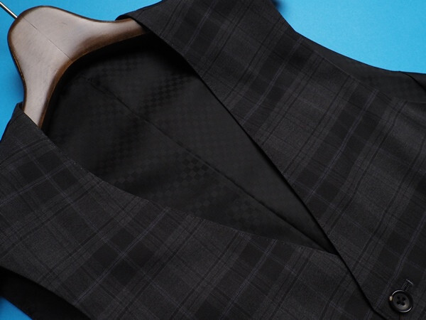 新品定価2.5万円 COMME CA MEN コムサメン 春夏『チェルッティ イタリア製生地』チェック ジレ/ベストSS灰(04) 03VP02_画像3