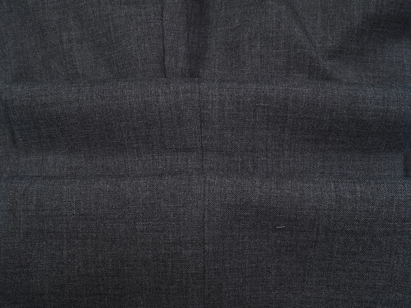 新品サンプル azabu tailor 麻布テーラー 春秋冬『GRAND MARQUIS 日本製生地』ウール100% 無地 スーツ 46A(A5)灰 0313-140_画像9