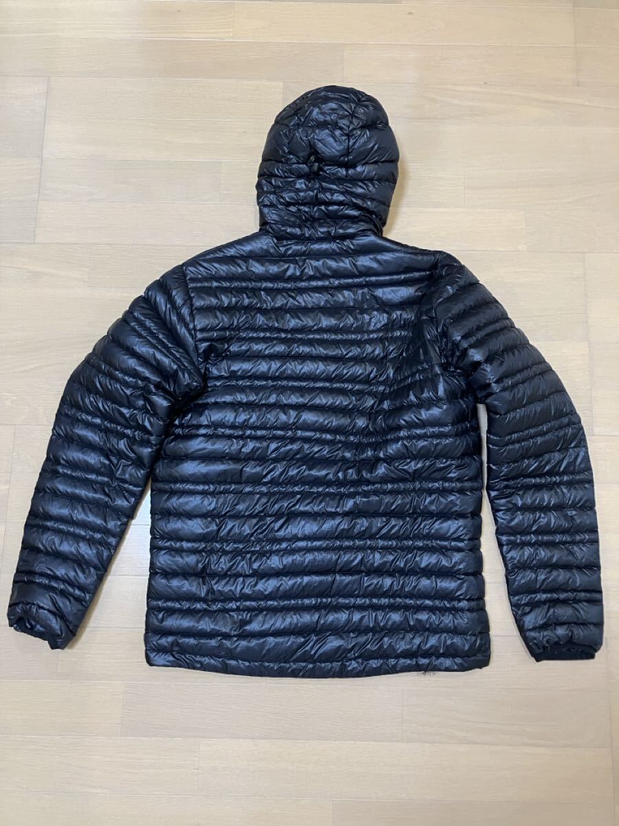 パタゴニア　ウルトラライトダウンフーディ 黒　M_画像2