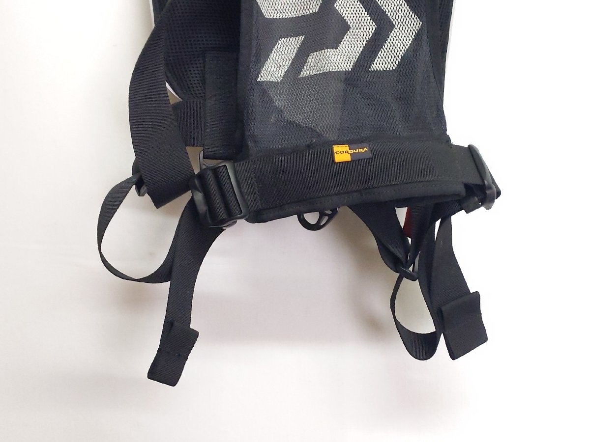 ①(管29819)ダイワ DF-2000 ウォッシャブルライフジャケット 肩掛け式 桜マーク有 ブラック 小型船舶用救命胴衣_画像7