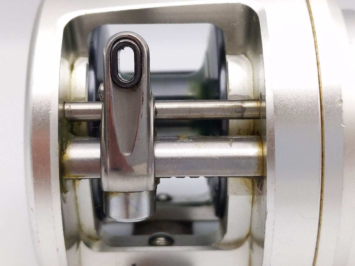 (管29833)シマノ 13 オシアカルカッタ 301HG 左ハンドル ジギング ベイトリール_画像6