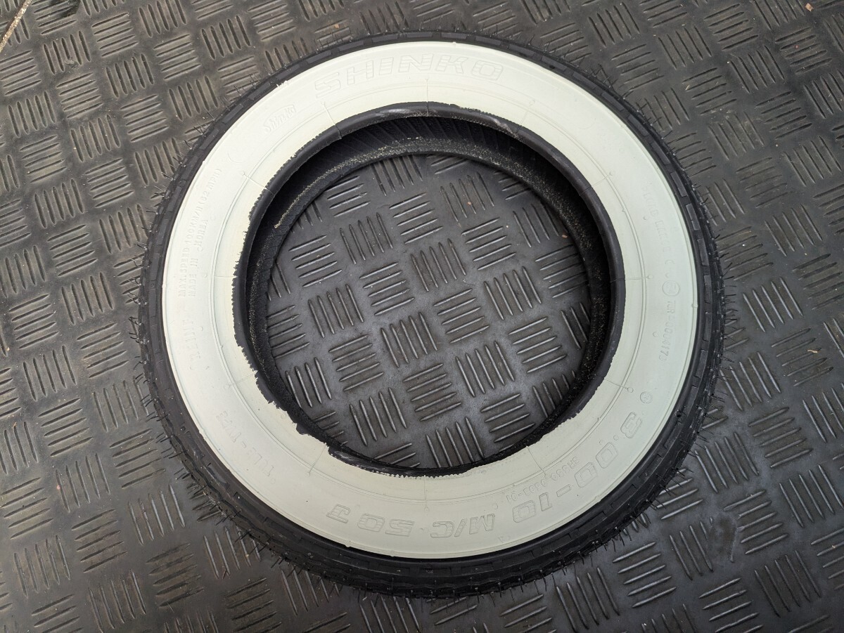 シンコー 3.00-10 ホワイトリボンタイヤ　1本_画像1