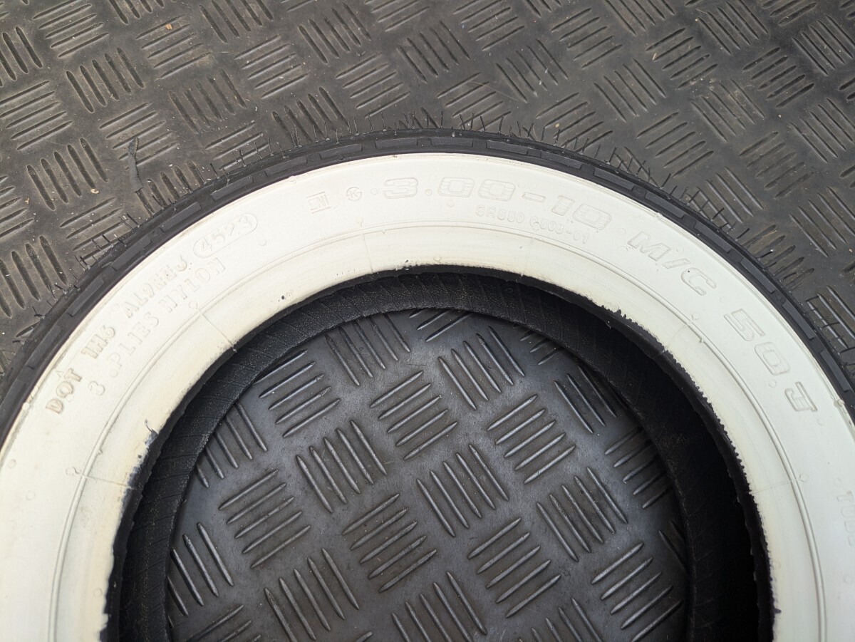 シンコー 3.00-10 ホワイトリボンタイヤ　1本_画像2