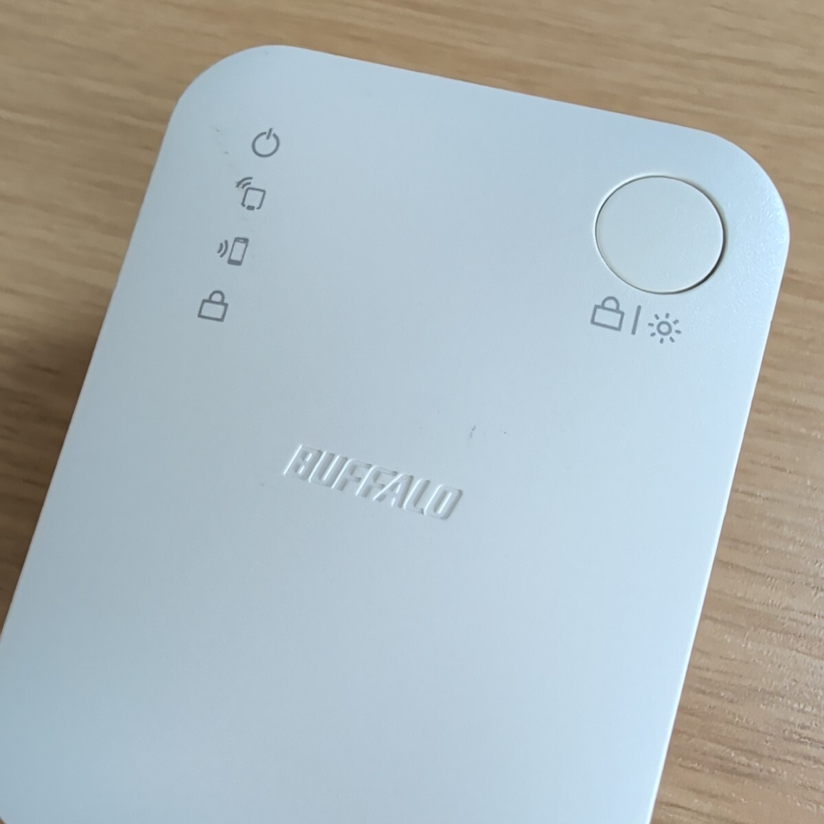 BUFFALO WiFi 無線LAN 中継機 WEX-733DHP 11ac 433+300Mbps コンセント直挿しモデル ユーズド品_画像3