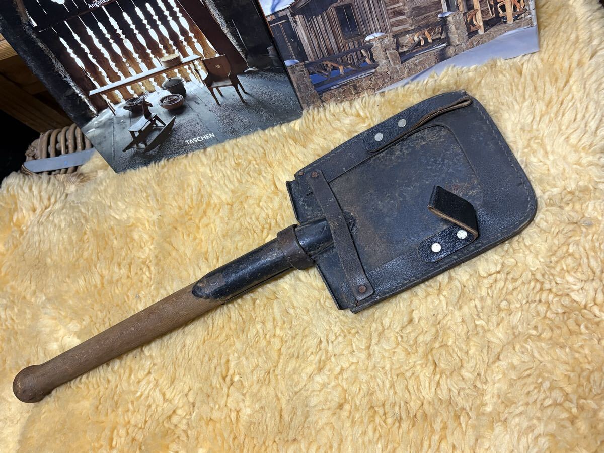 ビンテージ スコップ シャベル 革製カバー付 キャンプギア アウトドア 軍用軍物ミリタリー ジャンクガーデン山小屋キャビン薪割ガレージ_画像3