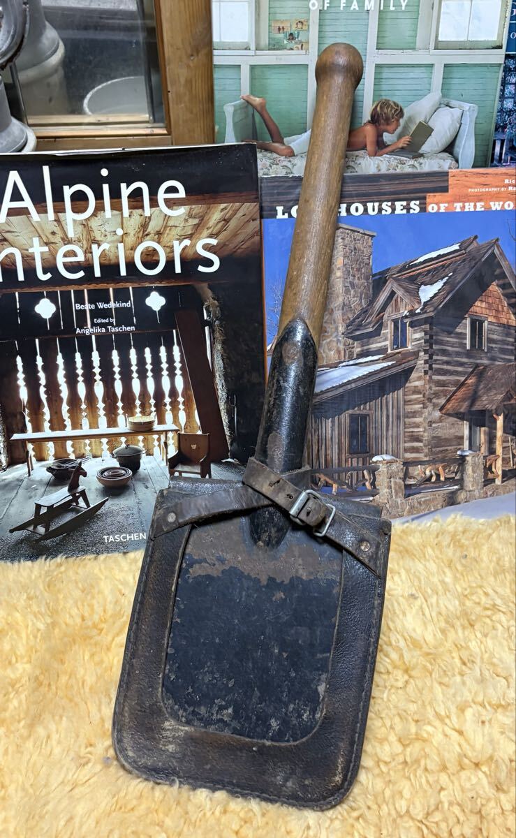 ビンテージ スコップ シャベル 革製カバー付 キャンプギア アウトドア 軍用軍物ミリタリー ジャンクガーデン山小屋キャビン薪割ガレージ_画像1