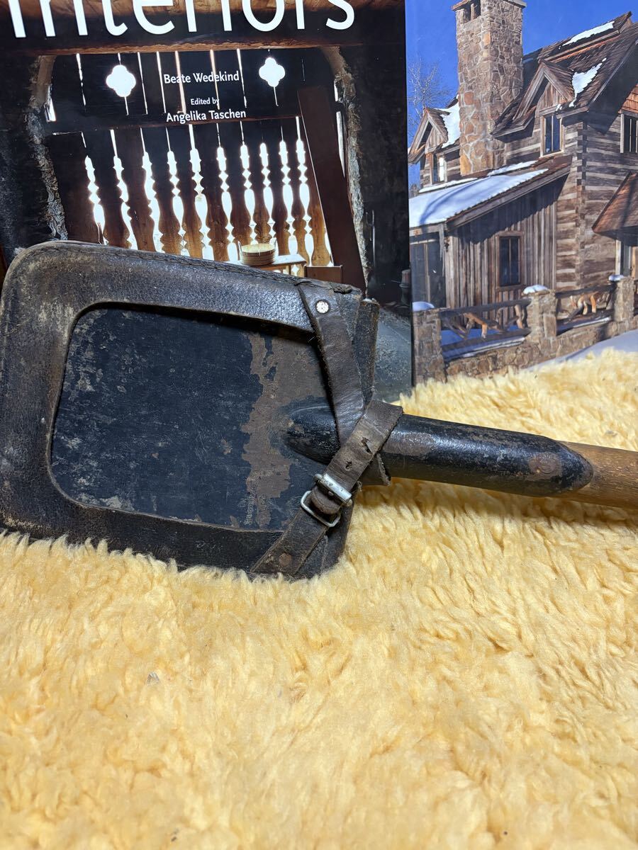 ビンテージ スコップ シャベル 革製カバー付 キャンプギア アウトドア 軍用軍物ミリタリー ジャンクガーデン山小屋キャビン薪割ガレージ_画像4