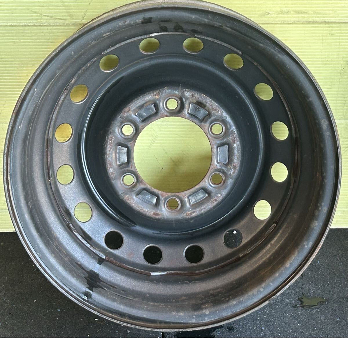 15インチスチールホイール　4本セット トヨエース/ダイナ純正刻印NJ 6穴 PCD139.7 ET+30 15×5J ハブ106mm 汚れ、サビ、腐食あり_画像7