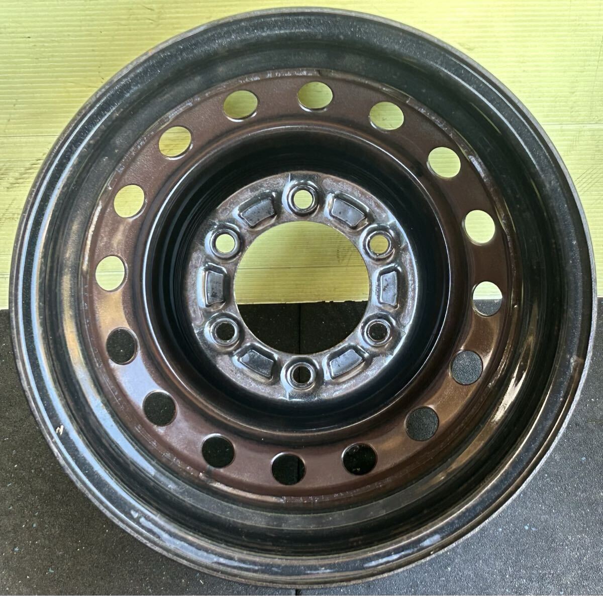 15インチスチールホイール　4本セット トヨエース/ダイナ純正刻印NJ 6穴 PCD139.7 ET+30 15×5J ハブ106mm 汚れ、サビ、腐食あり_画像9