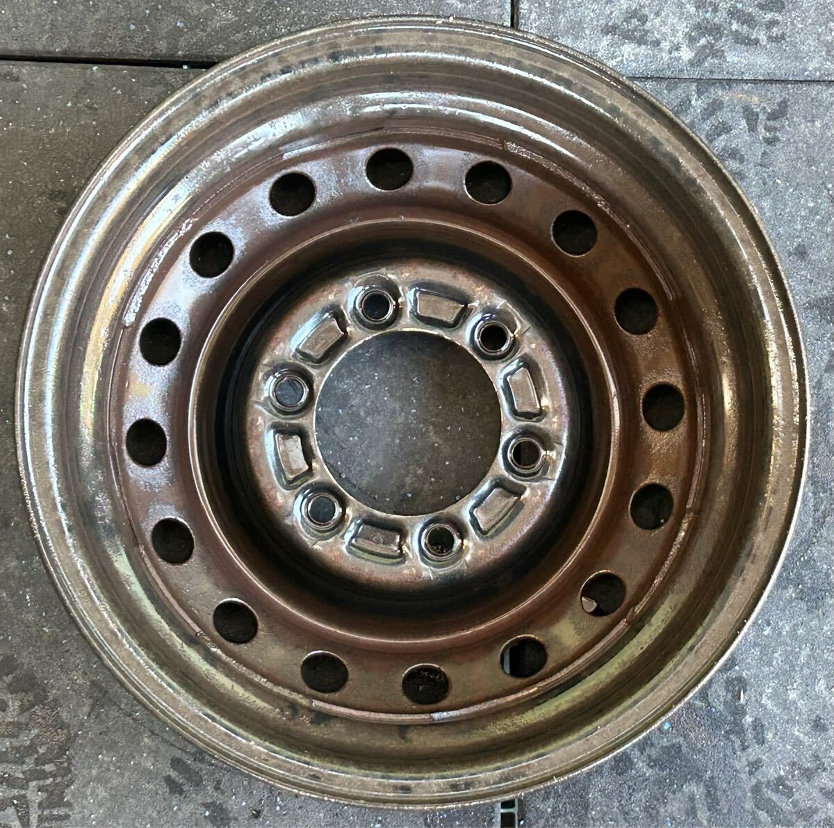 15インチスチールホイール　4本セット トヨエース/ダイナ純正刻印NJ 6穴 PCD139.7 ET+30 15×5J ハブ106mm 汚れ、サビ、腐食あり_画像5