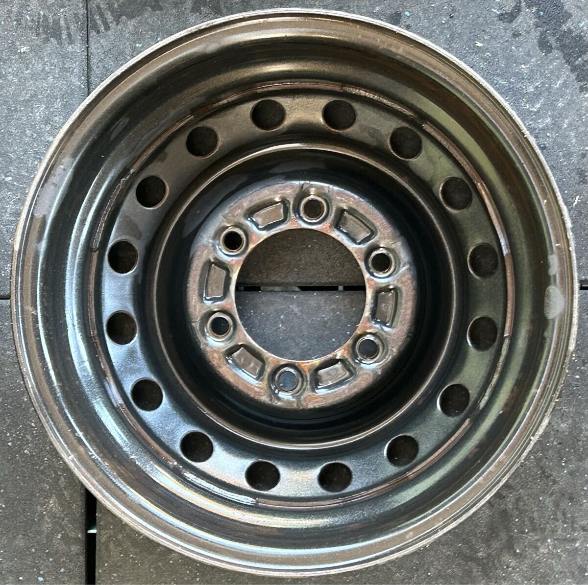 15インチスチールホイール　4本セット トヨエース/ダイナ純正刻印NJ 6穴 PCD139.7 ET+30 15×5J ハブ106mm汚れ、サビ、腐食あり_画像5