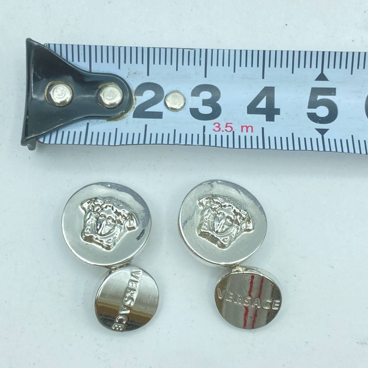 『AJ1』ヴェルサーチ　タイピン/カフス/タイタック　ロゴ　メデューサ　ゴールドカラー/シルバーカラー　箱付き　現状品_画像2