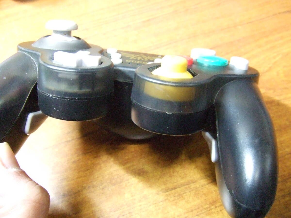 R884 NSW ニンテンドースイッチ ワイヤレスクラシックコントローラー ゼルダの伝説 NSW-274U/NSW-274A HORI ホリ　ボタン動作OK　現状品_画像2