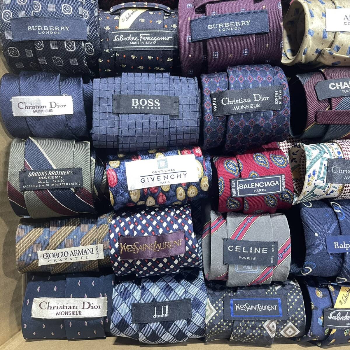 400本以上 25.00kg 新品同様など 大量 ネクタイ ブランド CHANEL BURBERRY FENDI VERSACE Ralph Laurenなど Lot Mixed まとめ セット J29_画像4