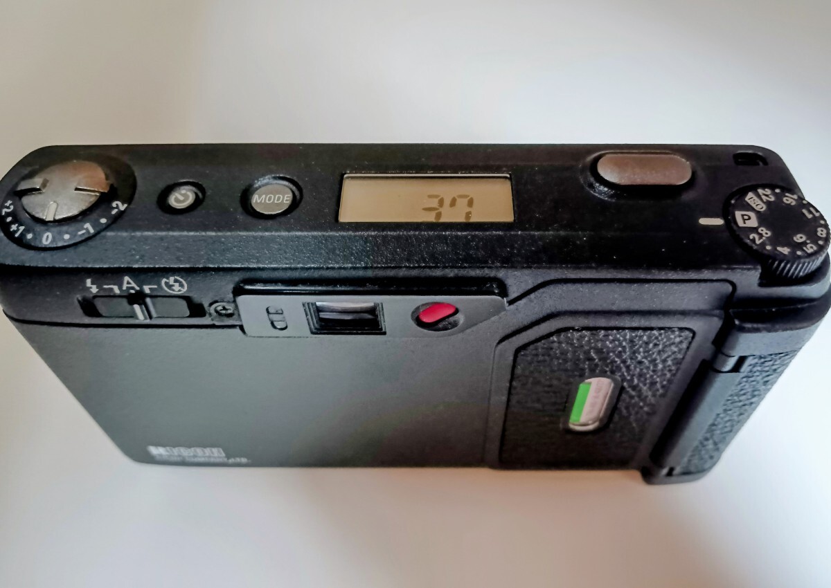 極上品 RICOH リコー GR1V ブラック (ソフトケース+フード) フィルムカメラ コンパクトフィルムカメラ_画像2