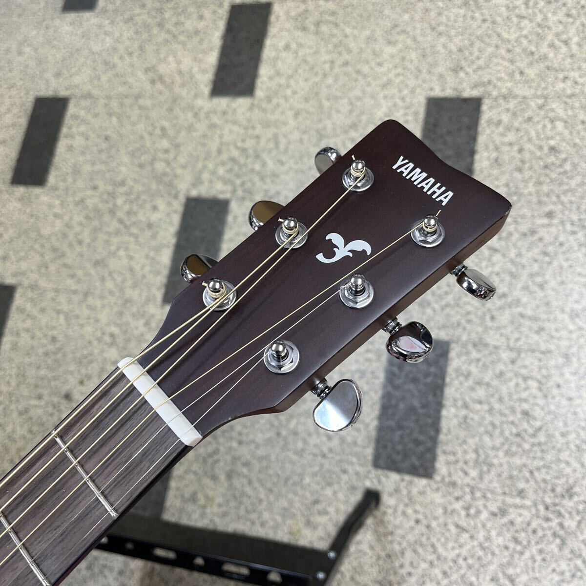 YAMAHA アコースティックギター　FS-800 中古　ケース付_画像3