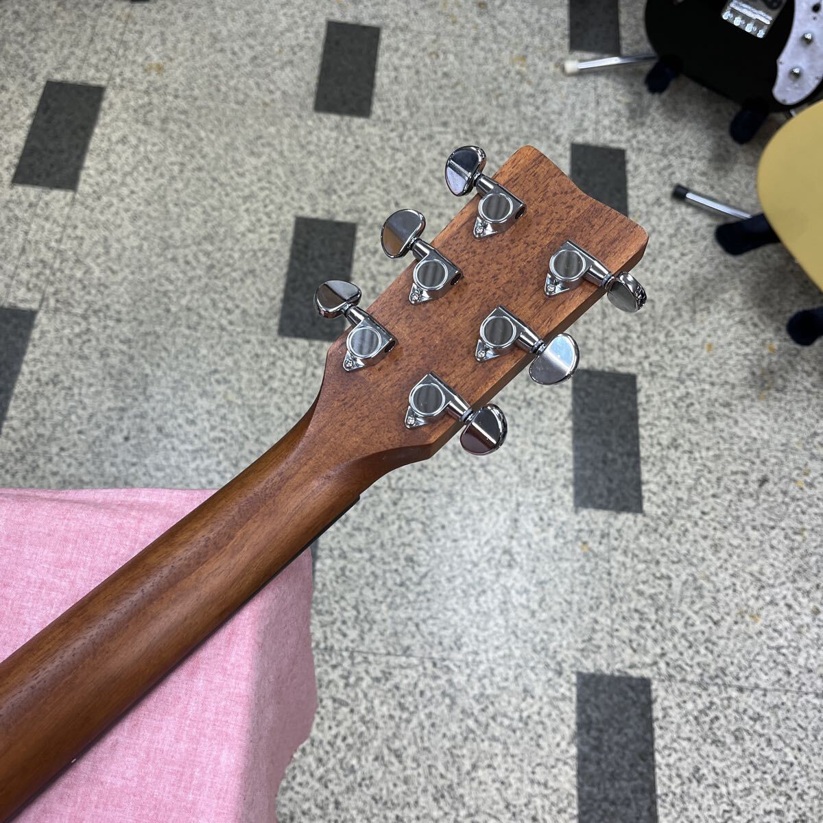 YAMAHA アコースティックギター　FS-800 中古　ケース付_画像5