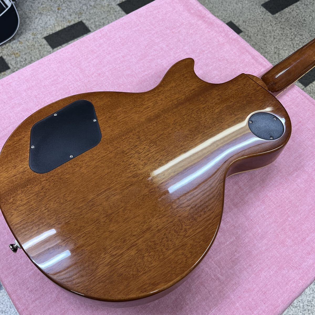 エピフォン レスポール スタンダード 60s Quilt 中古 ケース付_画像4