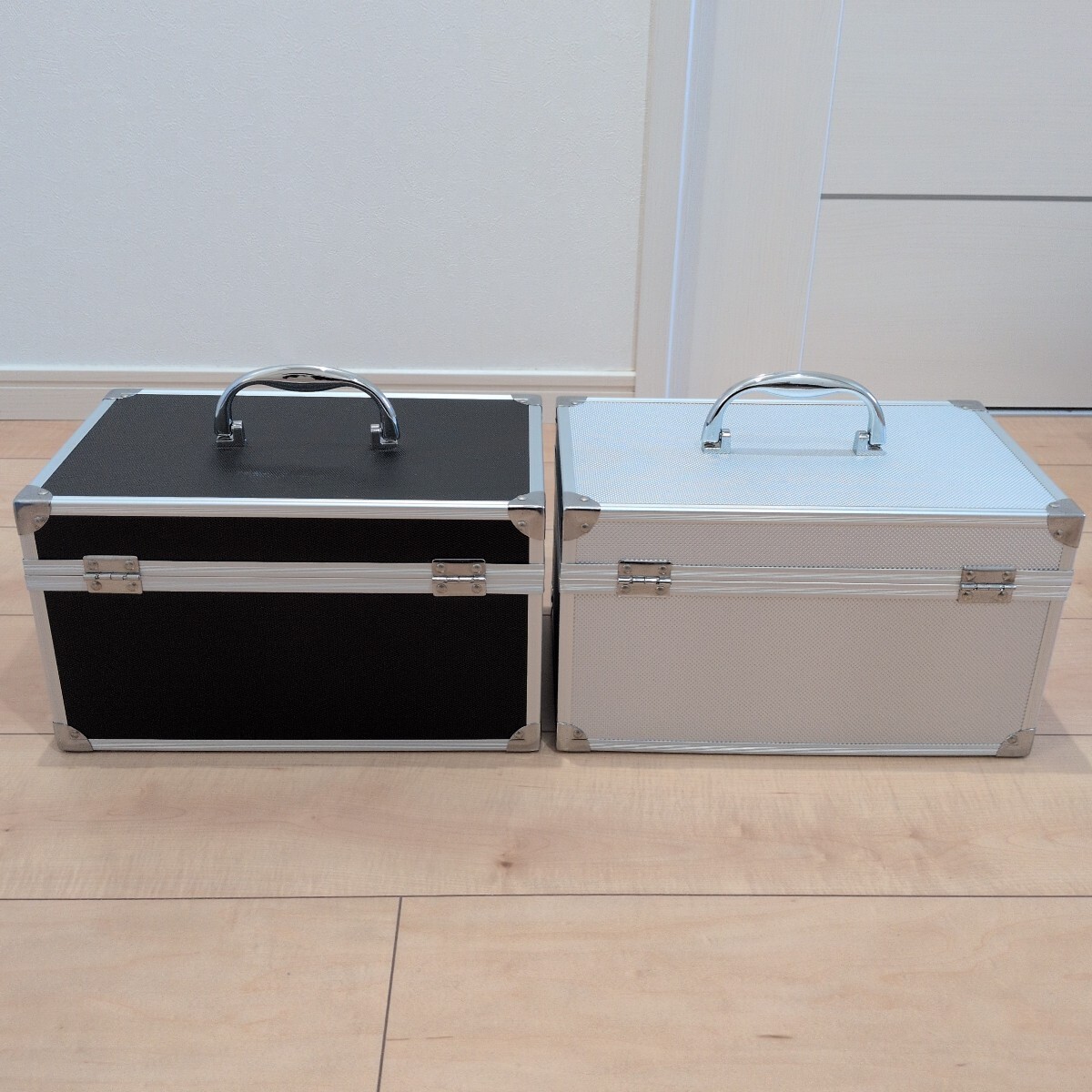 センチュリー CENTURY 裸族のハードなケース［3.5インチHDD x 6台 2.5インチHDD x 3台収納］ＨＤＤケース黒×シルバーの2個セット_画像4