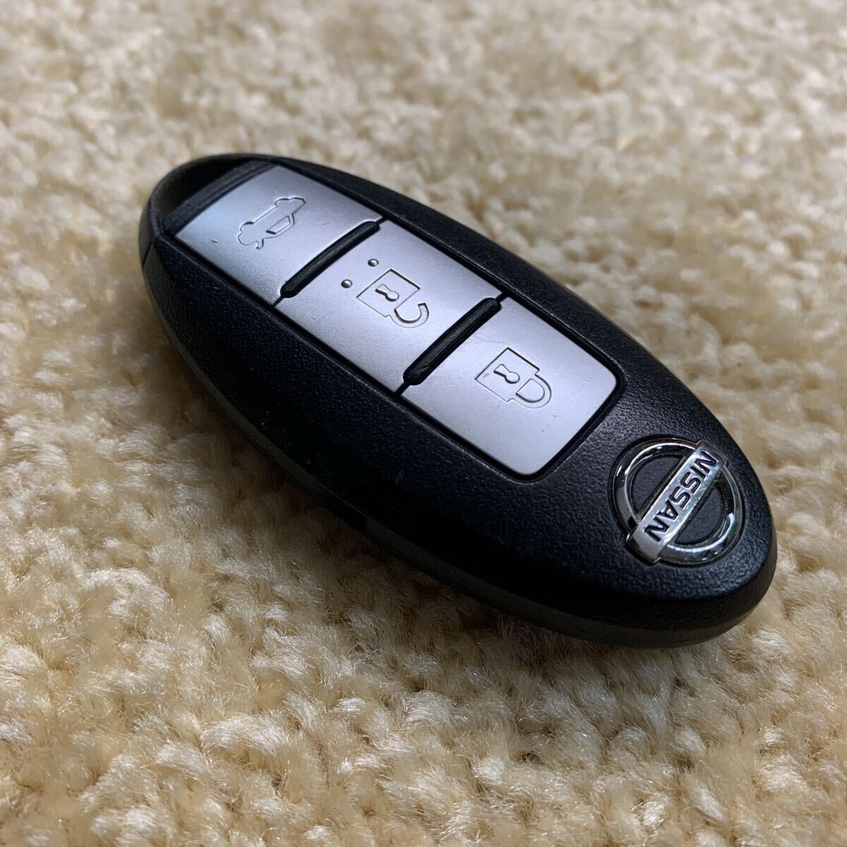 ティアナ　フーガ等　日産　純正　スマートキーレス　リモコン　鍵　3ボタン SIE-5WK48904 動作確認済　クリック感有　H675_画像2
