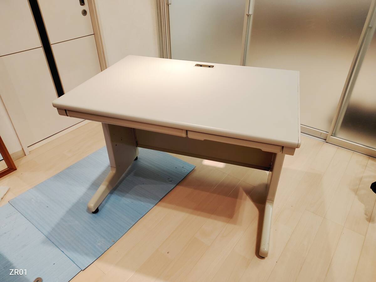 [ самовывоз ] flat стол W1000 D700 H700 офисный стол офис стол стол L знак ножек электропроводка . б/у офисная мебель 