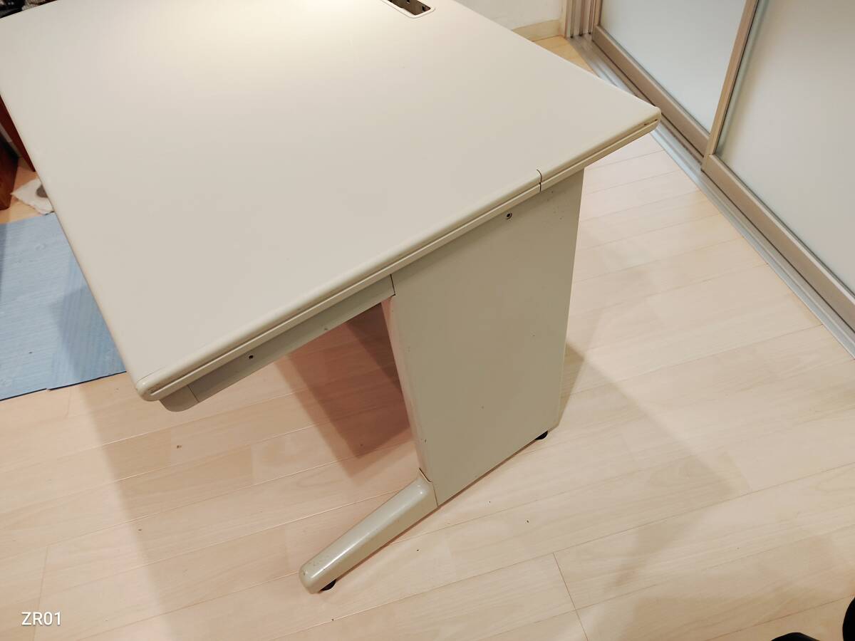 [ самовывоз ] flat стол W1000 D700 H700 офисный стол офис стол стол L знак ножек электропроводка . б/у офисная мебель 