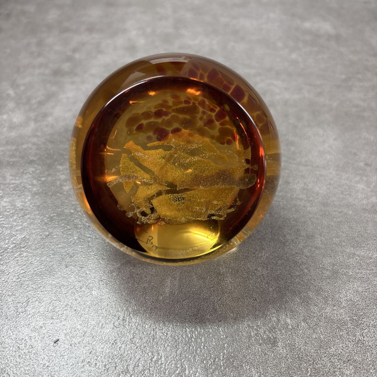 ケイスネス　Caithness ペーパーウェイト　琥珀　もみじ 置物 ガラス_画像1