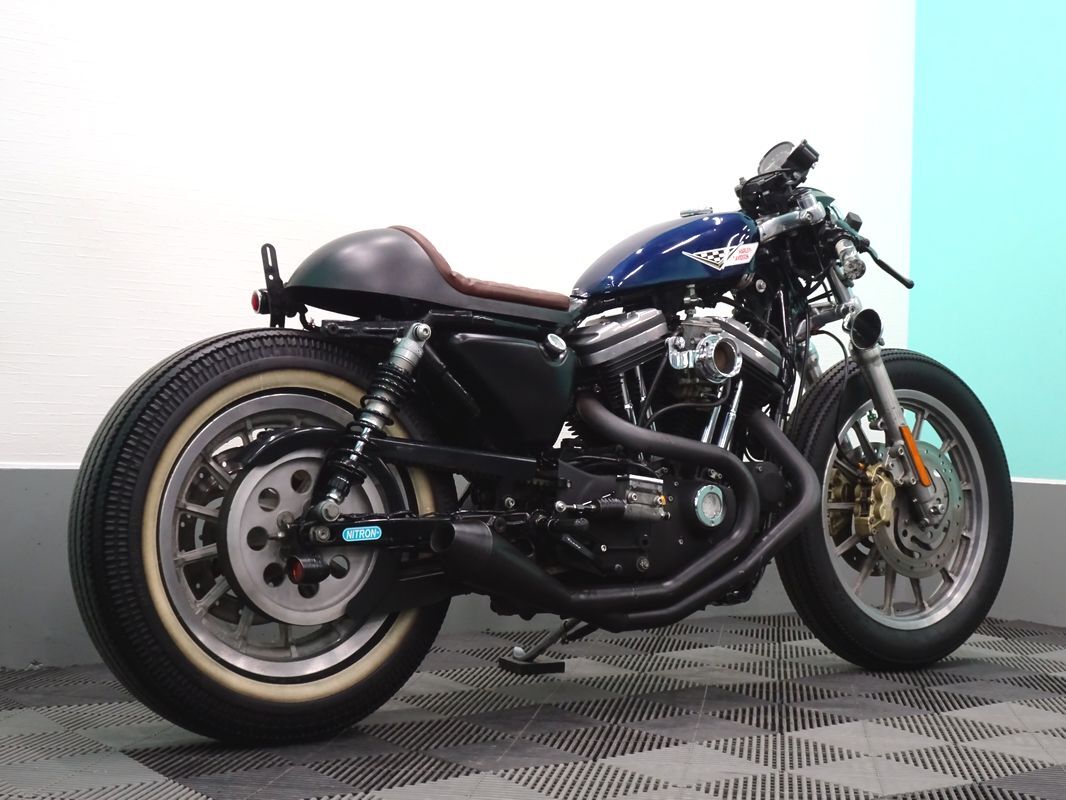 ☆RAGZからのお・ち・ら・せっ♪見てね☆ XL883R 高価パーツ多数使用 カフェレーサー FCR ブレンボ ナイトロン ハーレー XL スポーツスター_画像3